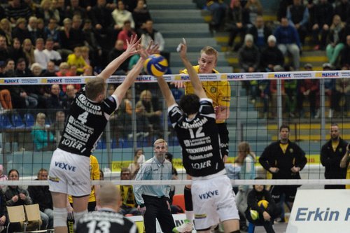 Tiikerien Seppänen: "Esko, päältä paukkuu!"