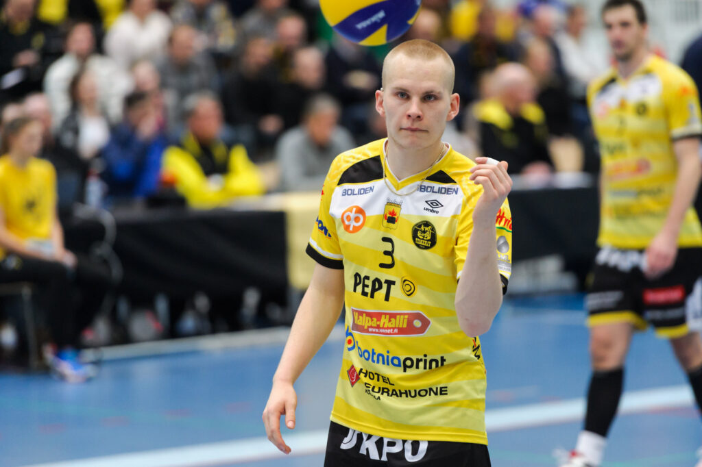 Tiikereille 16.voitto, Etta nurin 3-0
