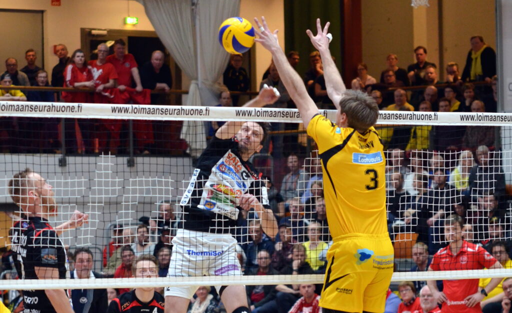 Hurrikaani tasoitti otteluvoitot, Tiikerit 2-0-johtoon