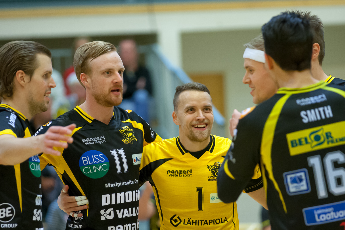Hurrikaani ja Vantaa Ducks jatkoivat terävinä