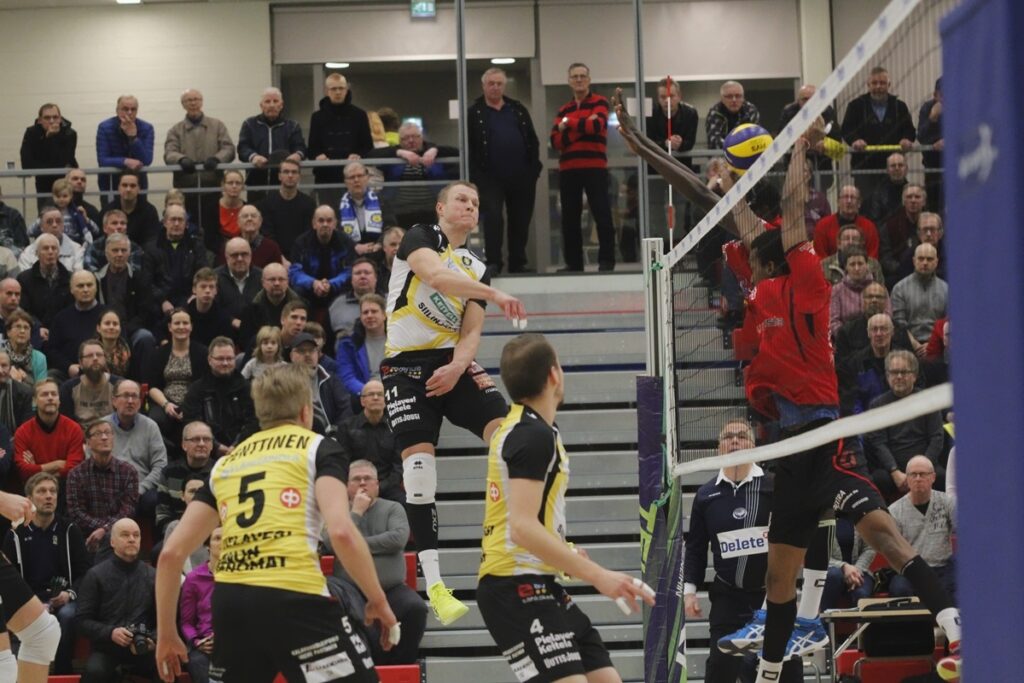 Raadik liikaa nyt Riennolle