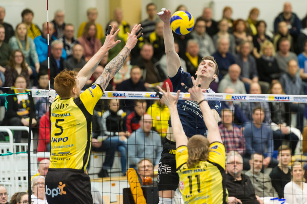 VaLePa, Sampo Volley ja Team Lakkapää välieriin