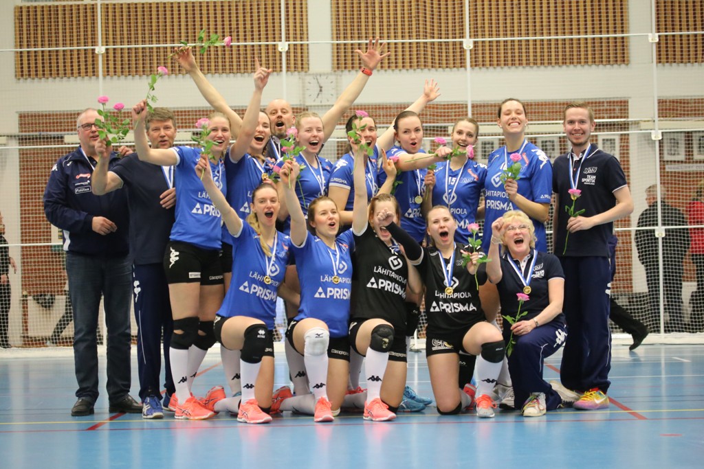 Jymylle ensimmäiset sopimukset - Tuomela jatkaa päävalmentajana