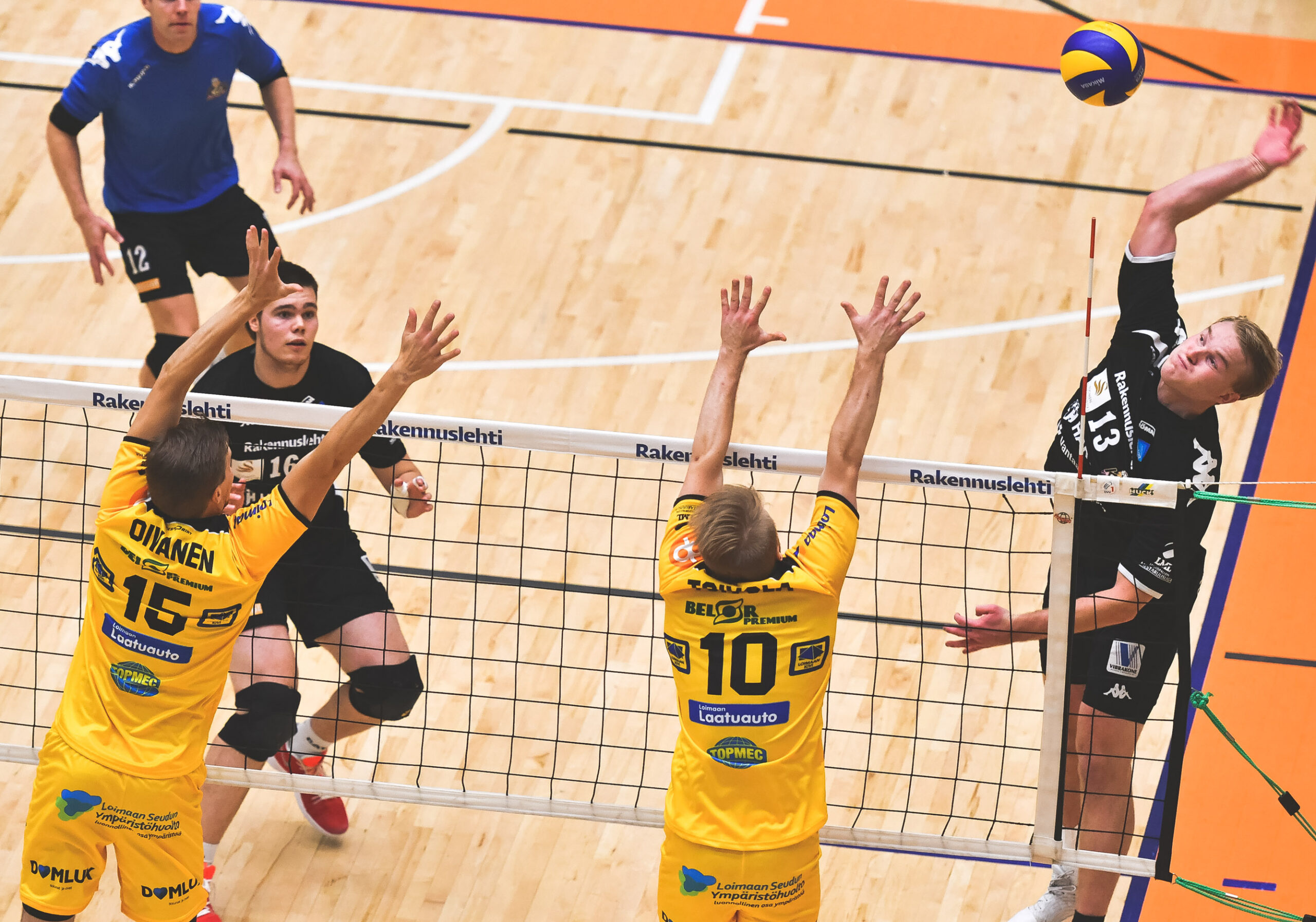 LEKA Volleylla ja Hurrikaanilla vierasvoittojen sunnuntai