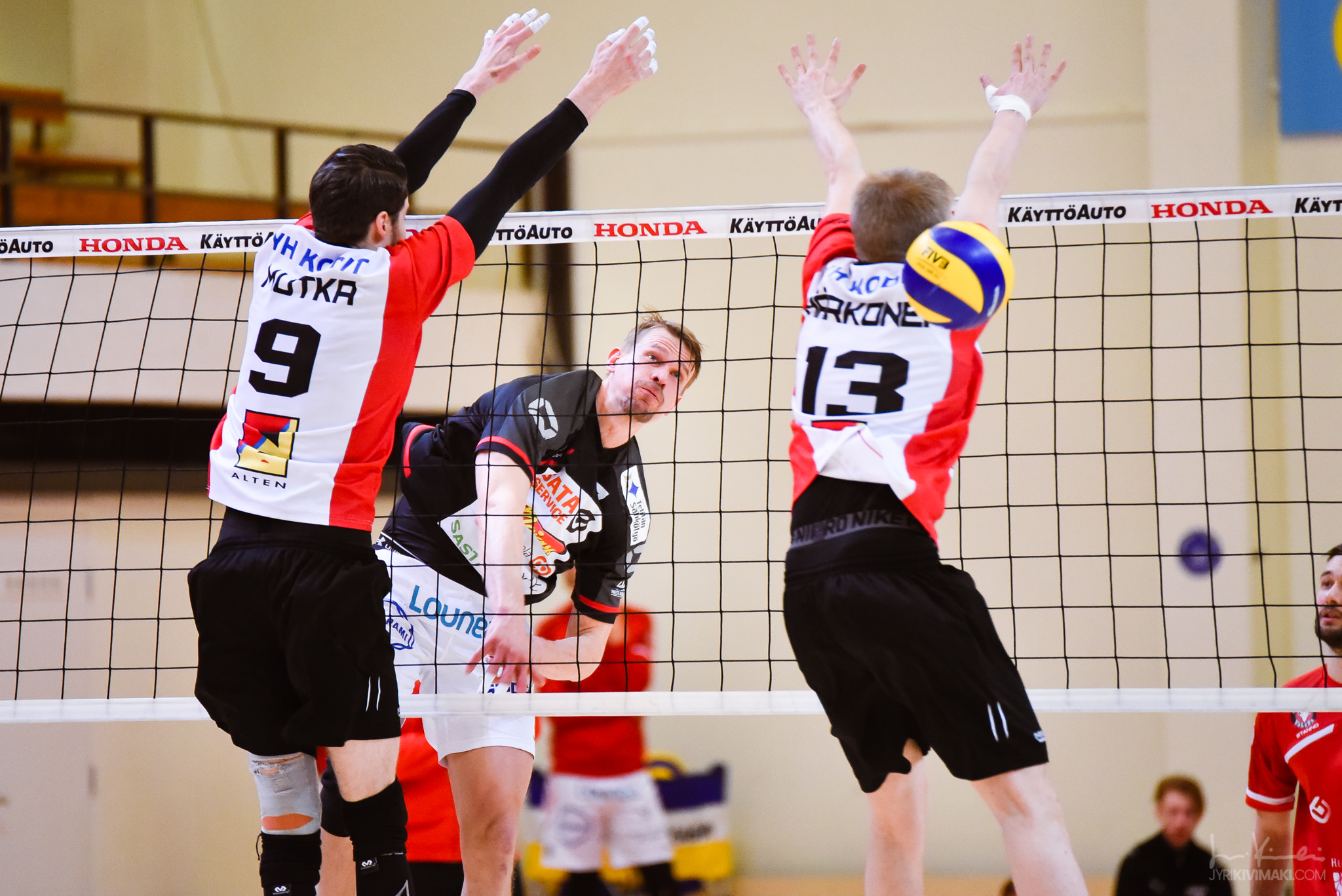 Isku laittoi Cup-voittajat tiukille Pyynikillä
