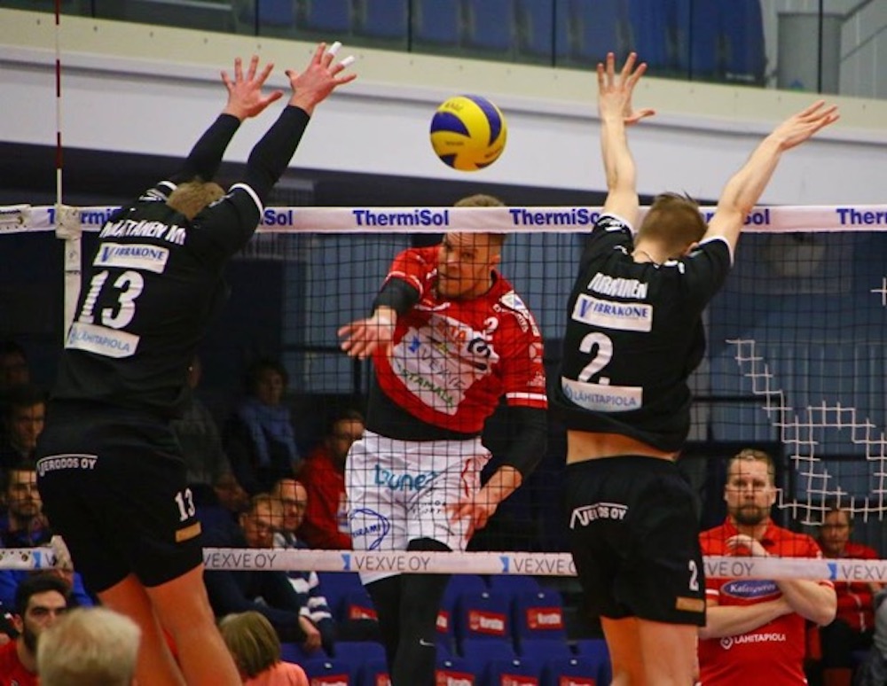 LEKA Volley ja Team Lakkapää aloittivat puolivälierät vierasvoitoilla