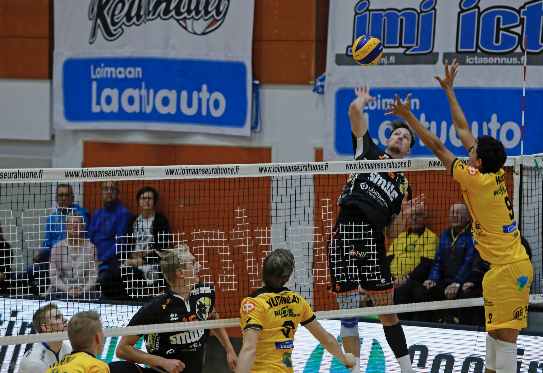 Hurrikaani, Savo Volley ja Akaa Volley voitokkaita