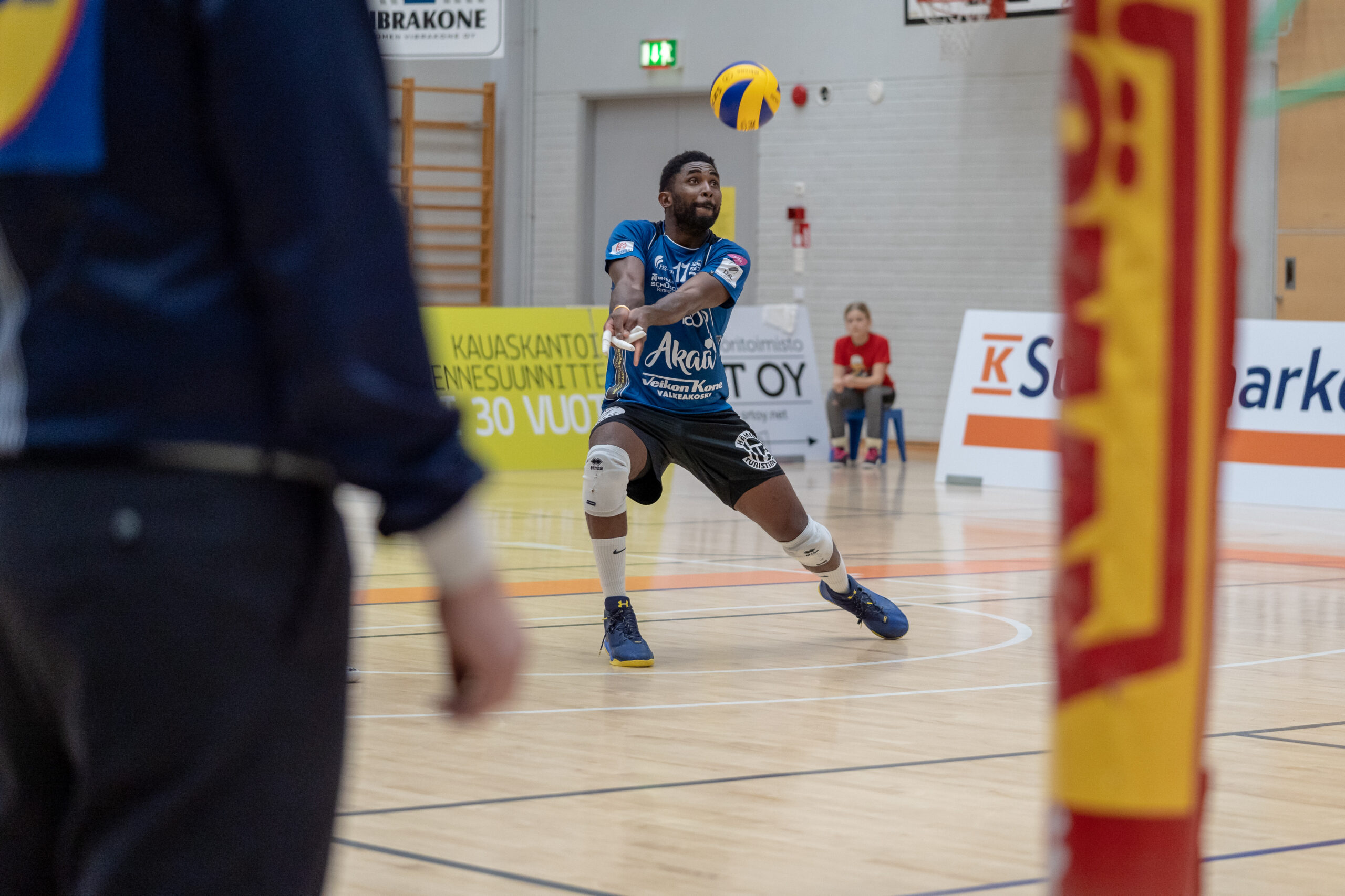 Akaa Volley väänsi viisieräisen voitokseen Vantaalla