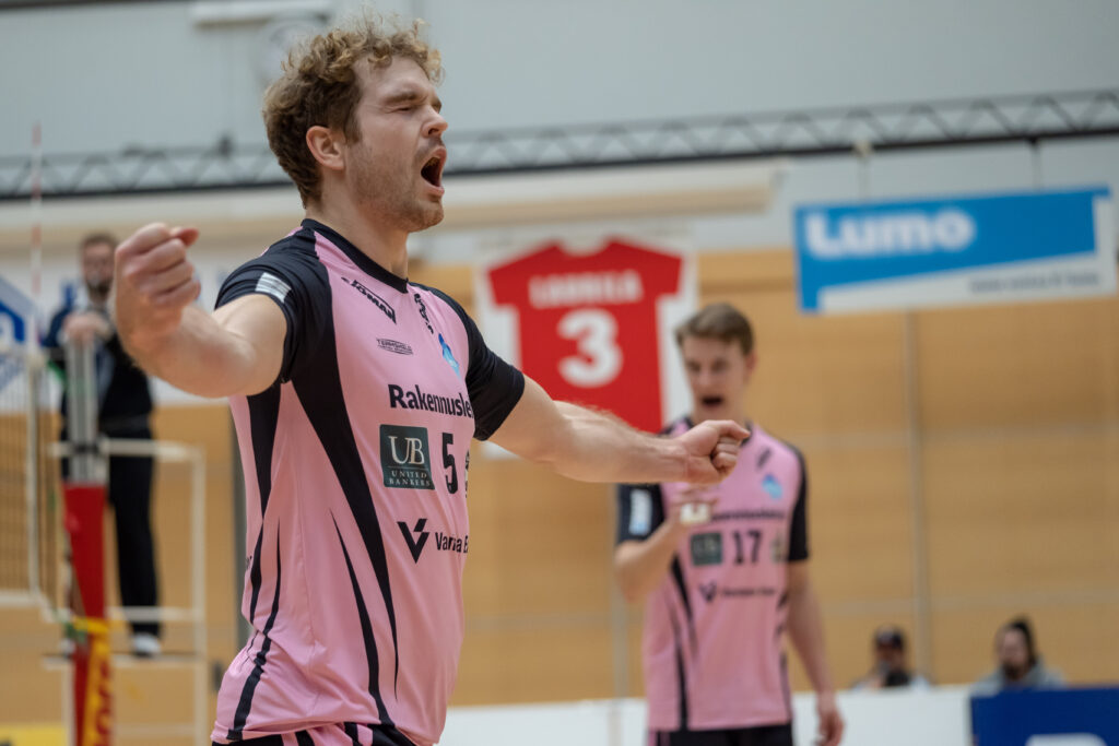 Ankkojen lento jatkuu - Hurrikaani paikallisderbyn niukkaan voittoon