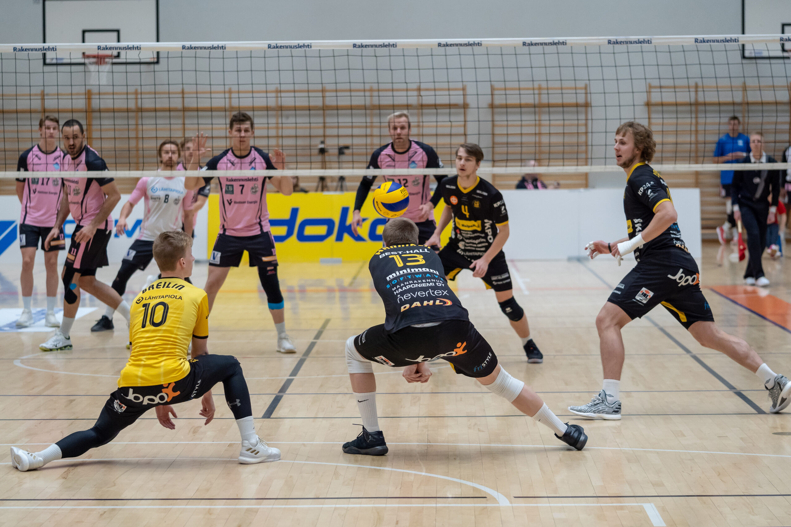 Ankkojen lento jatkuu - Hurrikaani paikallisderbyn niukkaan voittoon