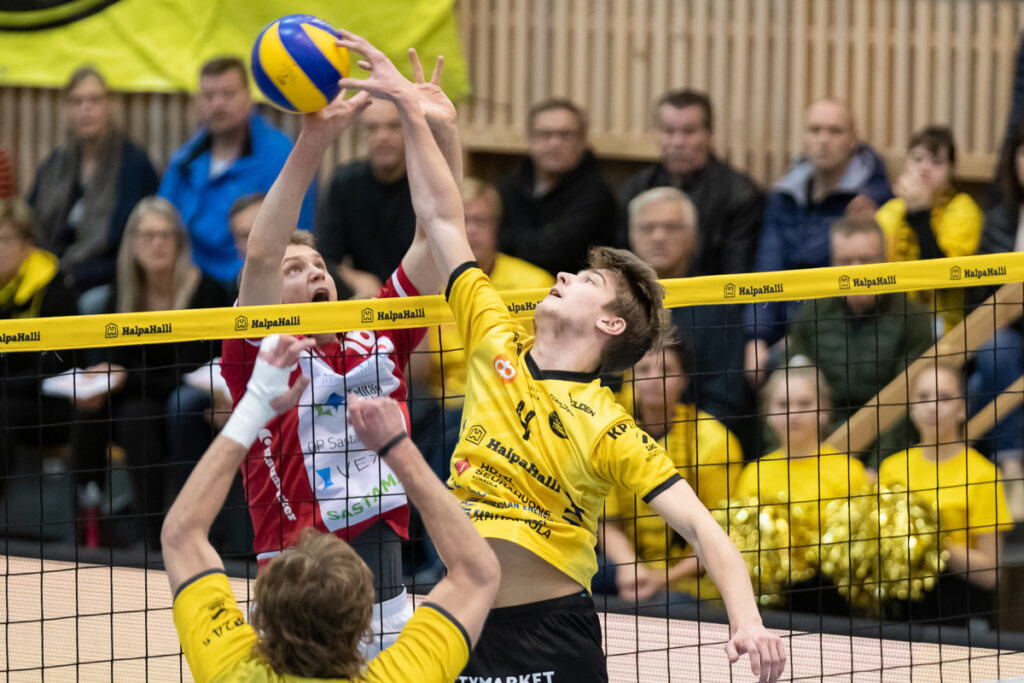 Suosikit pitivät pintansa lauantaina