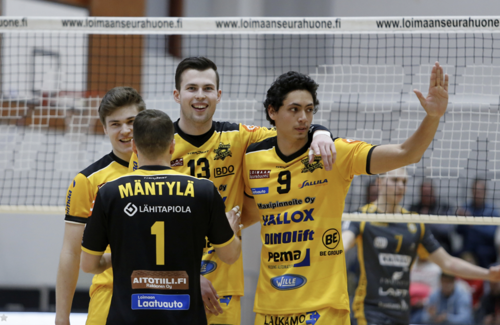 Hurrikaani ja Akaa-Volley tylyjä isäntiä