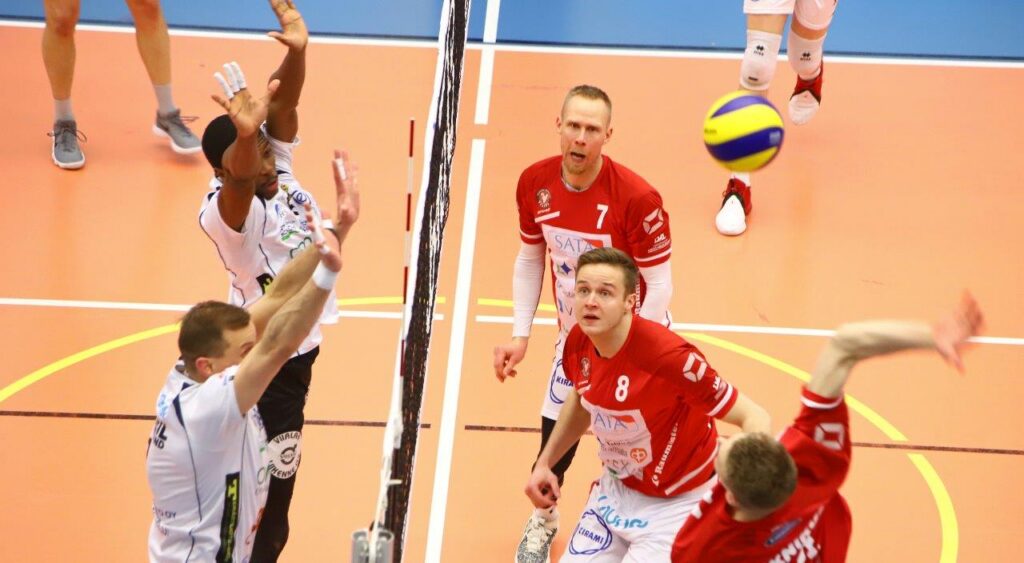 Akaa-Volley piinasi VaLePaa - Etta ja Savo Volley myös kotivoittoihin
