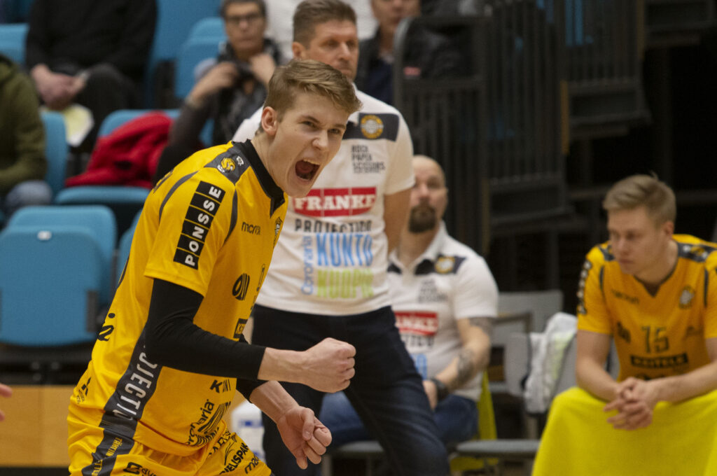 Yleispelaaja Jere Heiskanen jatkaa Savo Volleyssä
