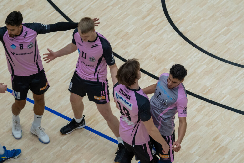 Ducks, VaLePa ja Savo Volley jatkoivat voittojen tiellä