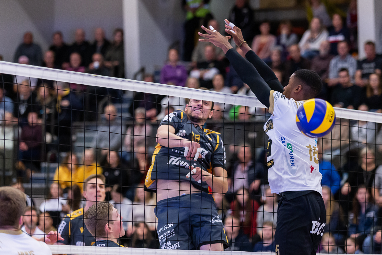 Ettalle avausvoitto Rovaniemellä - Savo Volley vei pisteet Joensuusta