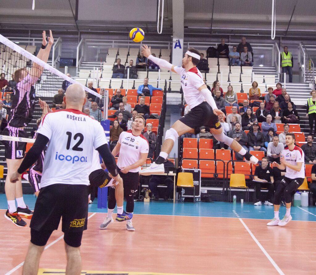 Team Lakkapäälle avausvoitto - VaLePan vuoro nousta liigakärkeen