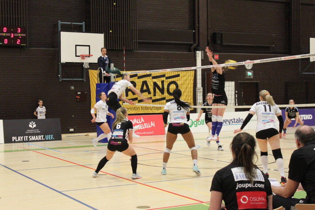 Puijo Wolley ja Nurmon JymyVolley väänsivät viisieräisen