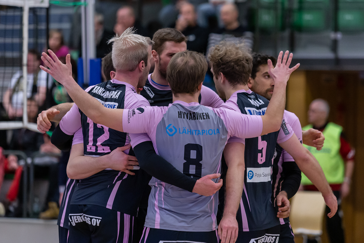 Ducksille tärkeät vieraspisteet - Savo ja Hurrikaani kotivoittoihin