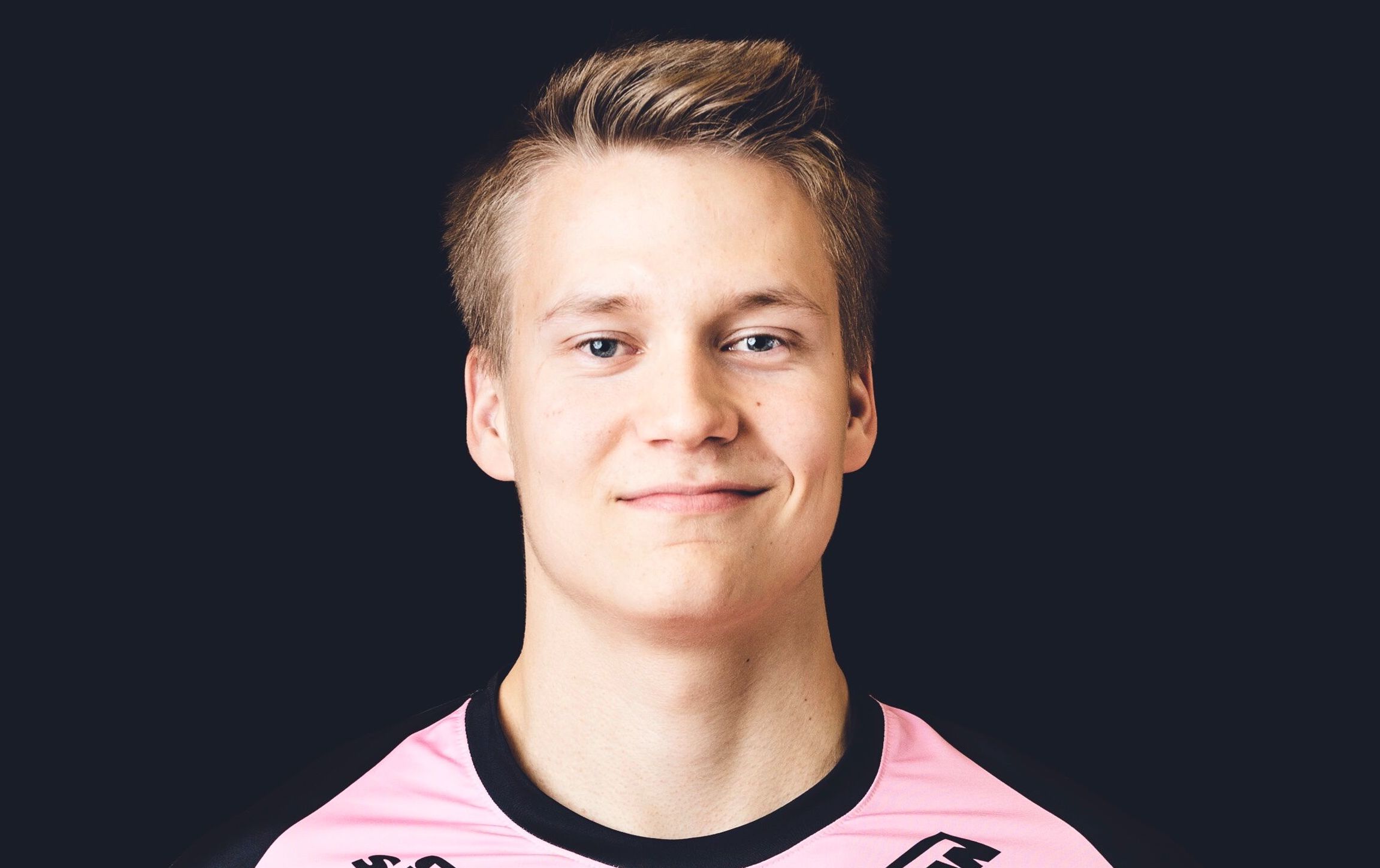 Joona Väänäsen saappaat Ducksissa kasvamassa