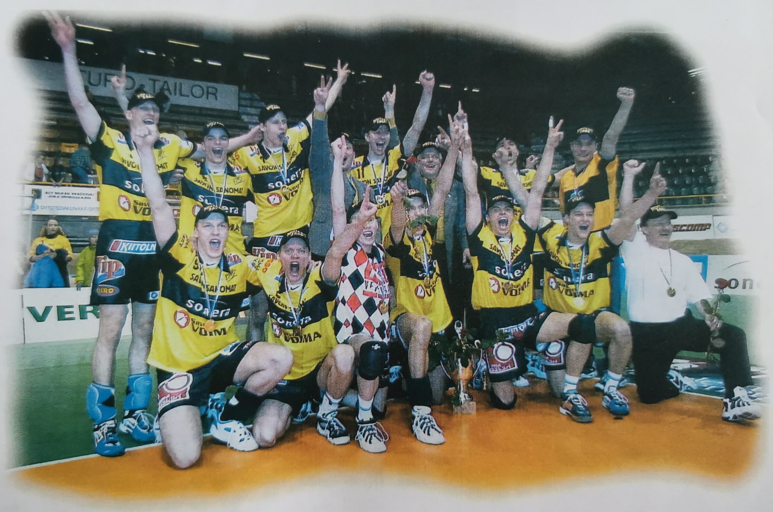 1999-2000: KuPS-Volley mestariksi kaikkien aikojen yleisömäärän todistamana