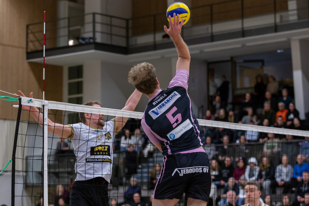 Lentopallon miesten Mestaruusliigan otteluohjelma 2020-2021