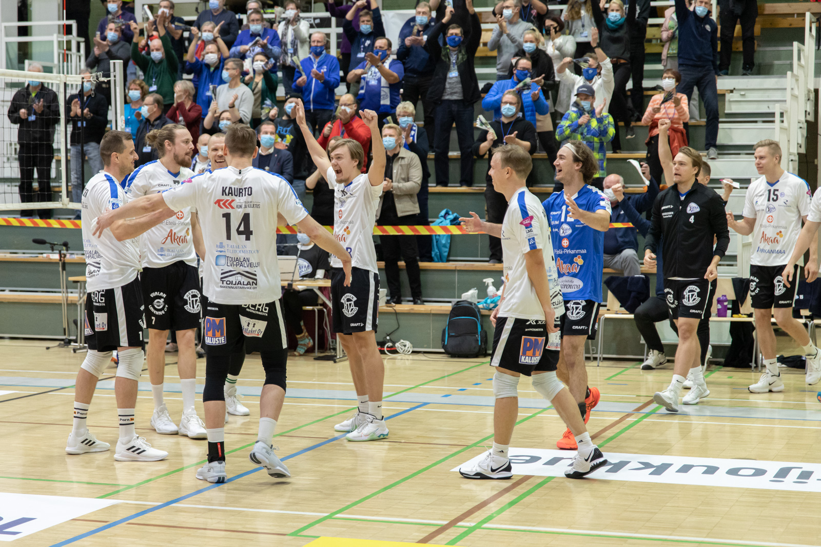 Akaa-Volley ja Ducks järjestivät huikean jännärin - Savo Volley löi VaLePan ja Tiikerit Ettan