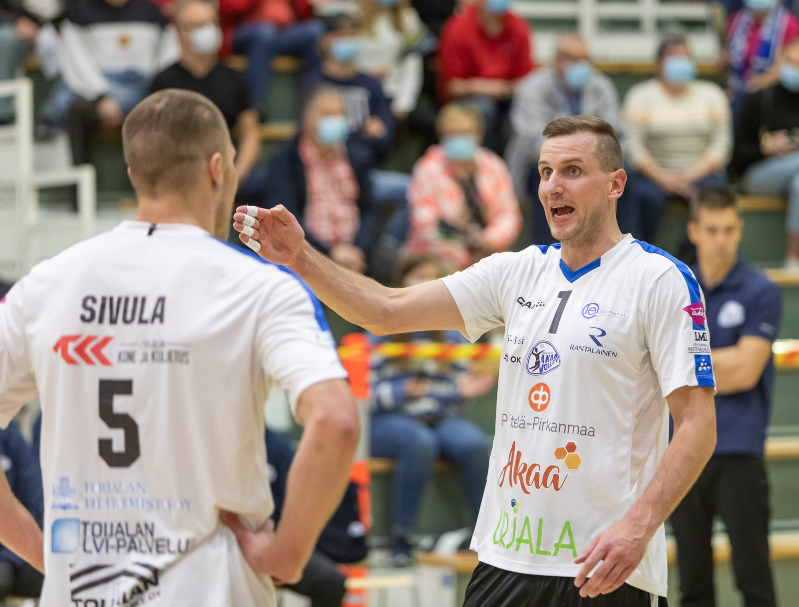Etta ja Akaa Volley vakuuttivat avauksissaan - Hurrikaani viisieräisen voittoon Vantaalla