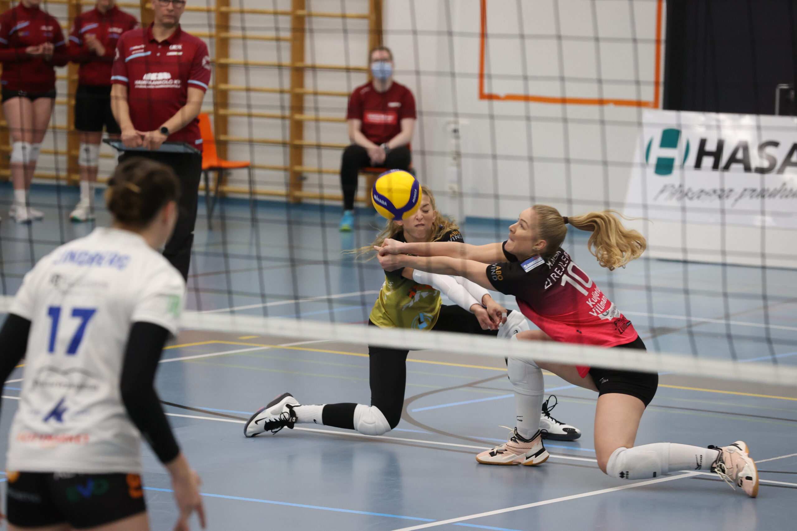Viisieräisten sunnuntai naisten liigassa