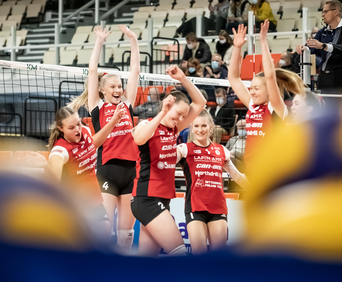 Viikon ottelu: WoVo haastaa kotiedulla Hämeenlinnan Lentopallokerhon