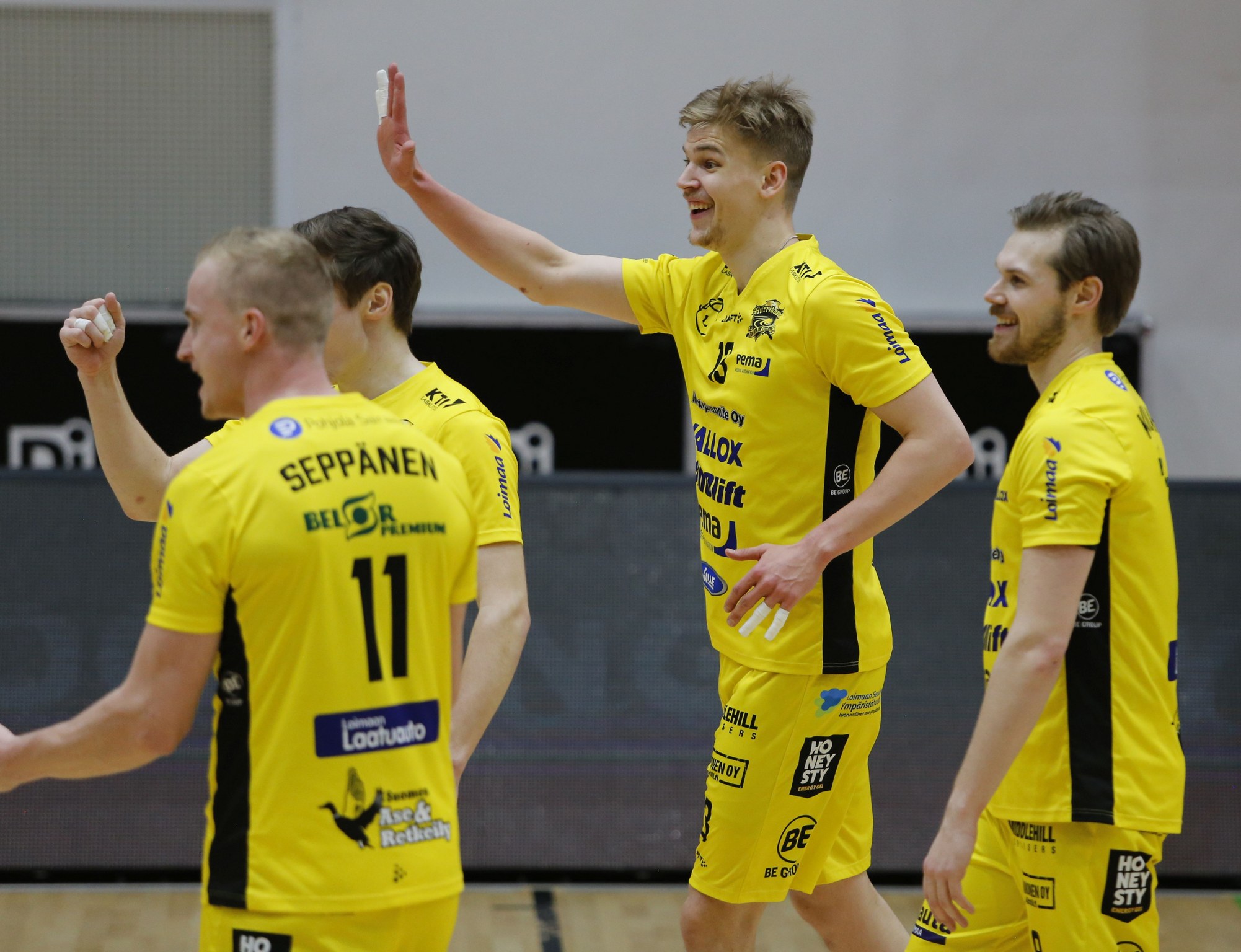 Hurrikaani ja Etta järjestivät 362 hyökkäyksen shown -
