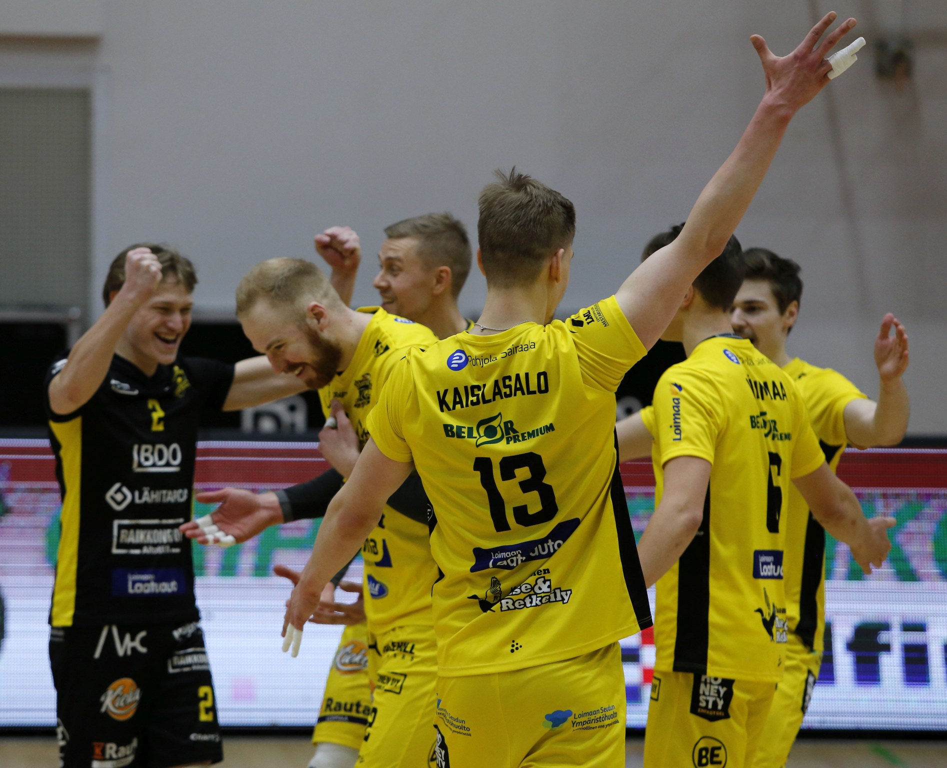 Hurrikaani ja Etta järjestivät 362 hyökkäyksen shown -
