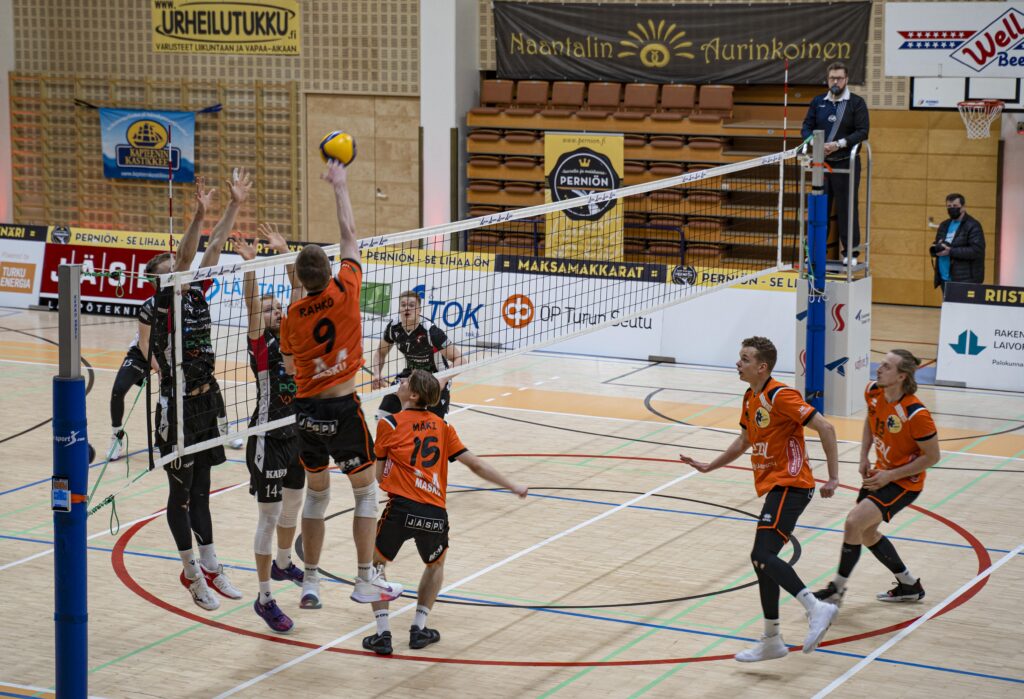 Etta ja Akaa-Volley pommittivat voitot