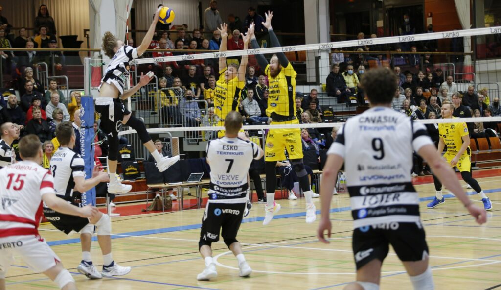 Tappiottomat Savo ja VaLePa voitokkaita - Tiikereille myös täydet pisteet