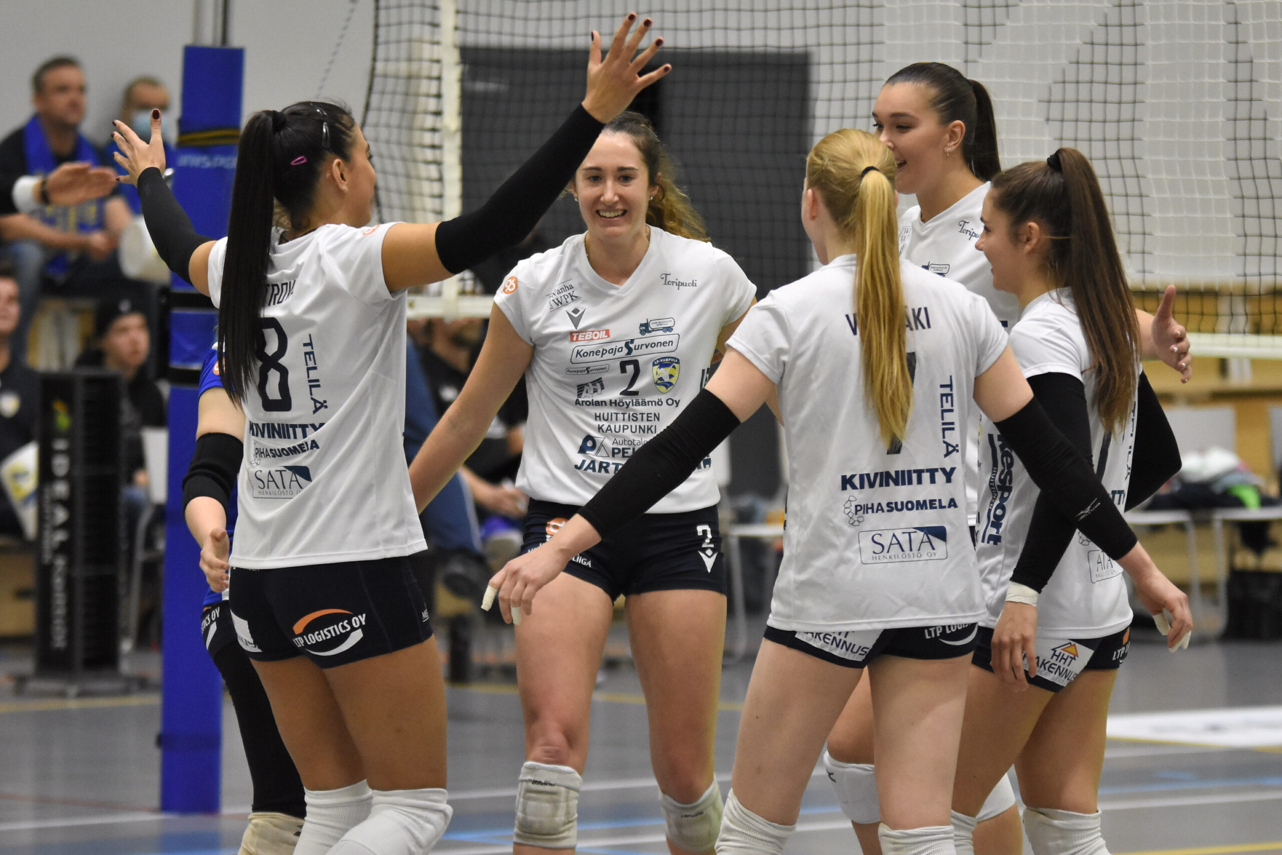 JymyVolley ja LP-Vampula kovia kotonaan - LP Kangasala vei paikallistaiston