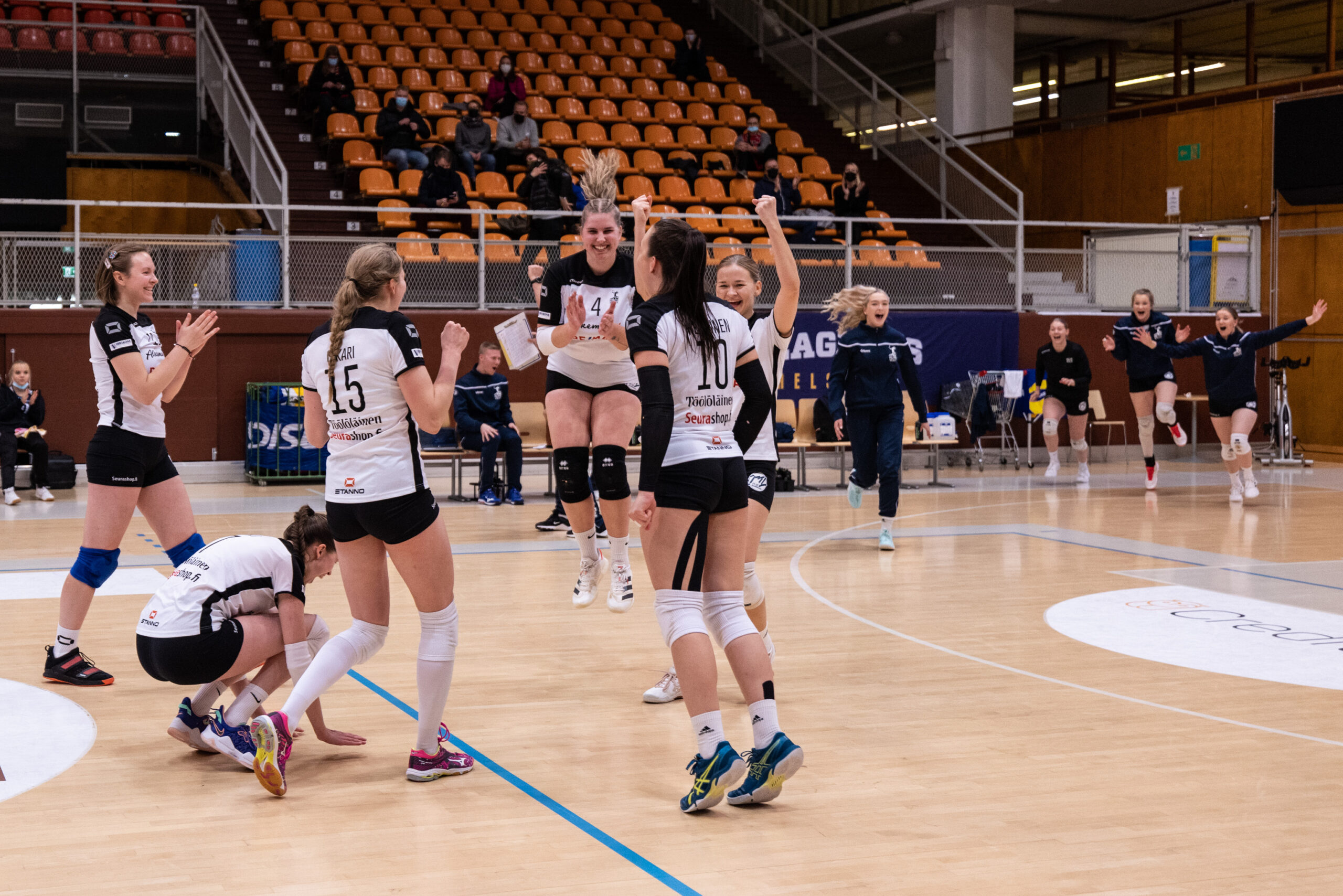 Helsinki Volleylle ensimmäinen liigavoitto - Pölkky ja LP Kangasala vierasvoittoihin