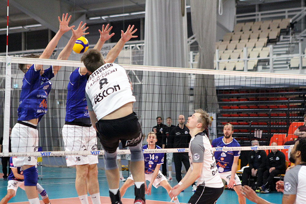 Akaa-Volley ja VaLePa hakivat pisteet vieraista