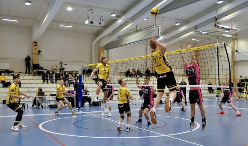 Isännät kovia sunnuntaina - Tiikerit ja Akaa-Volley voittoihin