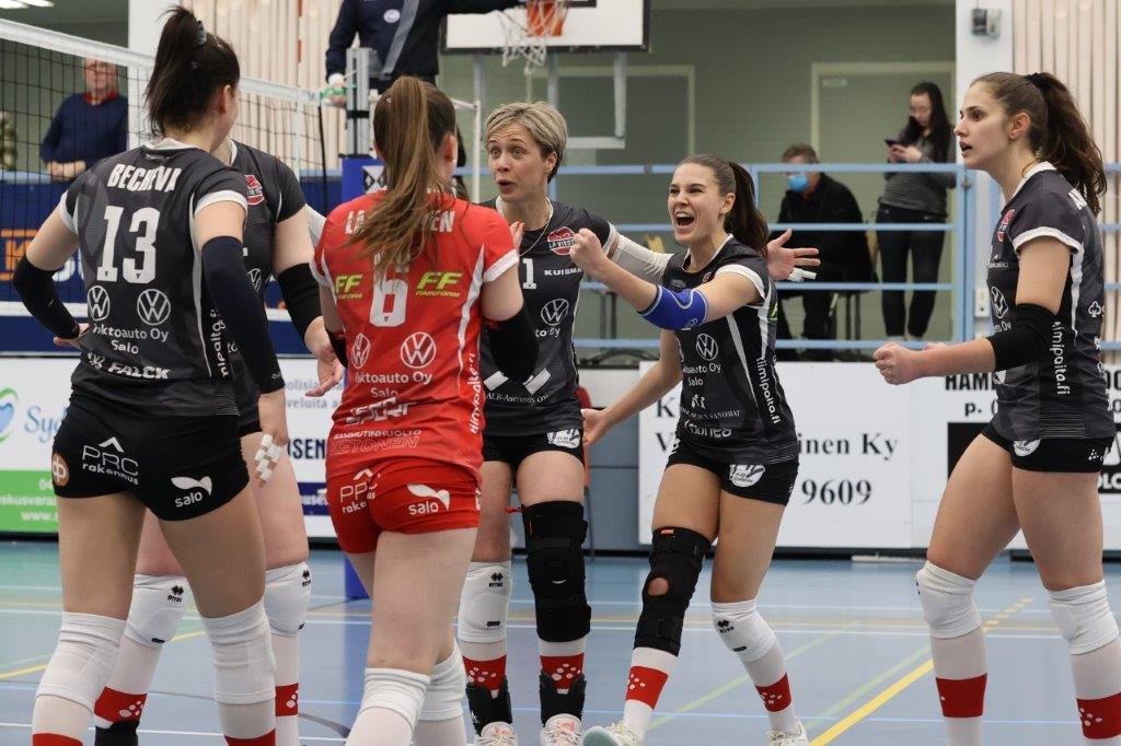 Riikka Lehtosen kaikkien aikojen suomalaisuraa juhlistettiin kotikylällä