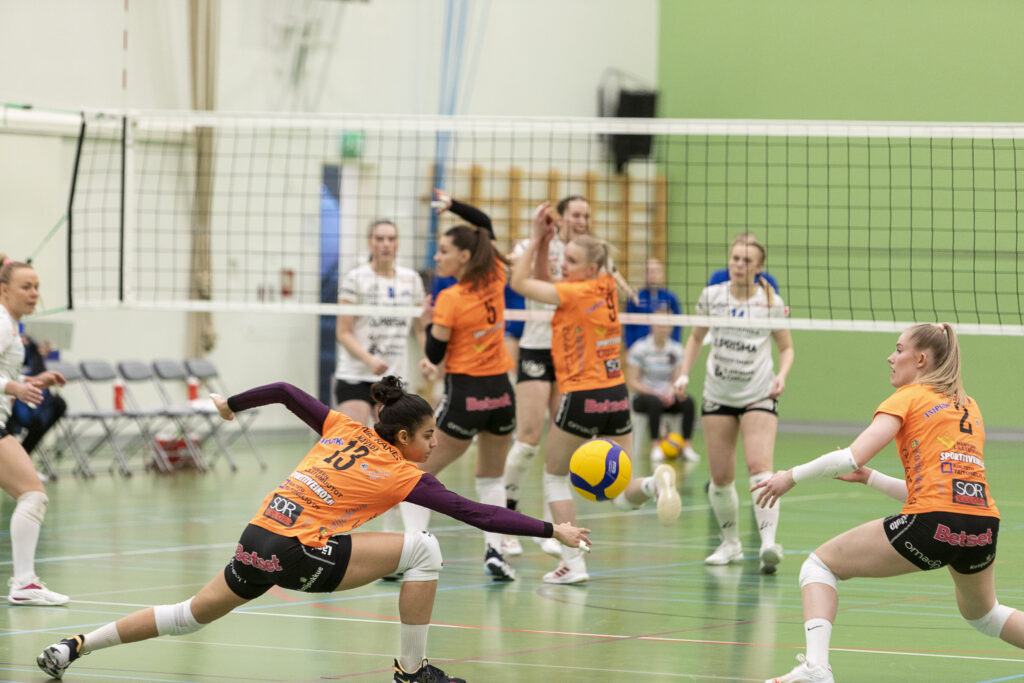 Lentopallokerho kaatoi JymyVolleyn ja varmisti neljännen sijansa