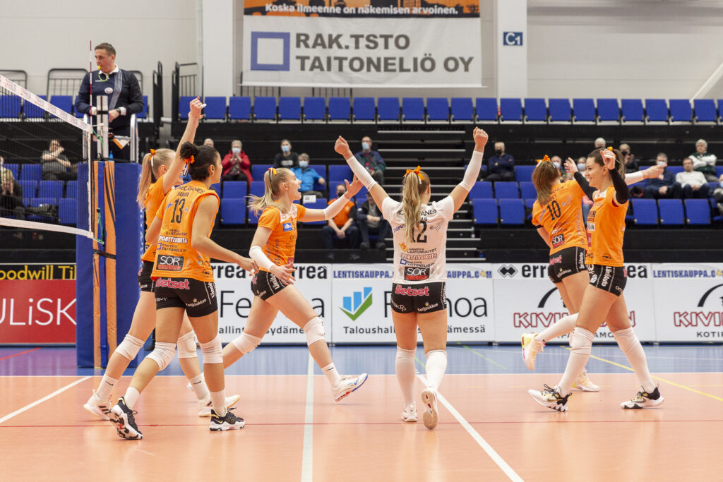 Hämeenlinnan Lentopallokerho 24. kerta perättäin välieriin