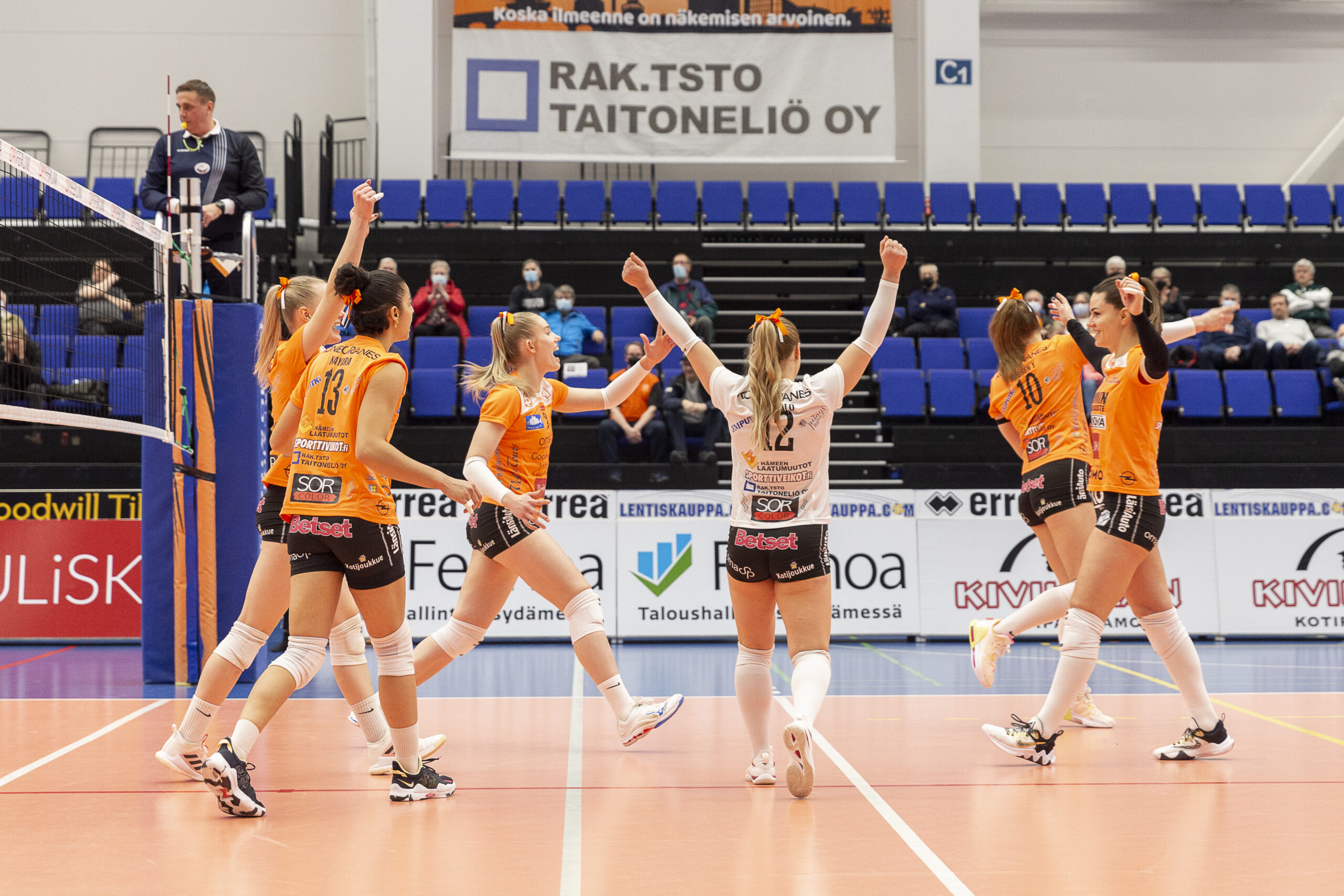 Hämeenlinnan Lentopallokerho 24. kerta perättäin välieriin