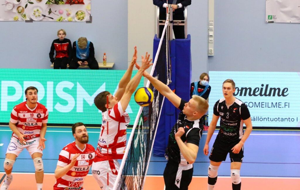 VaLePa uudella kokoonpanolla niukkaan voittoon - Lakkapää voitti vajaamiehisen TUTO Volley