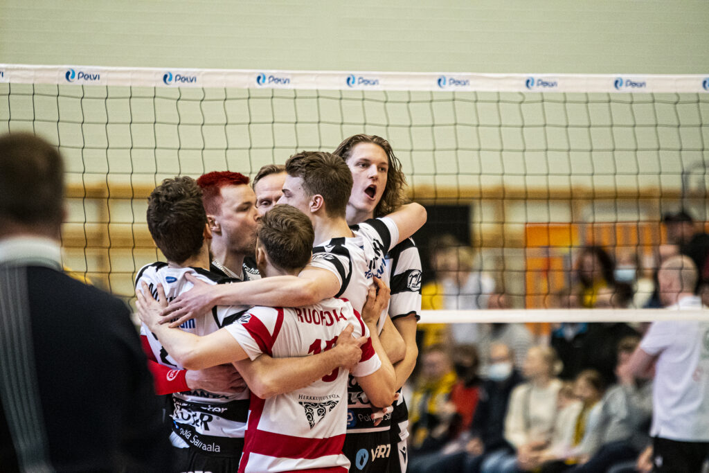 FINAALIT2022: VaLePa ryösti kotiedun Savo Volleyltä finaaliavauksessa