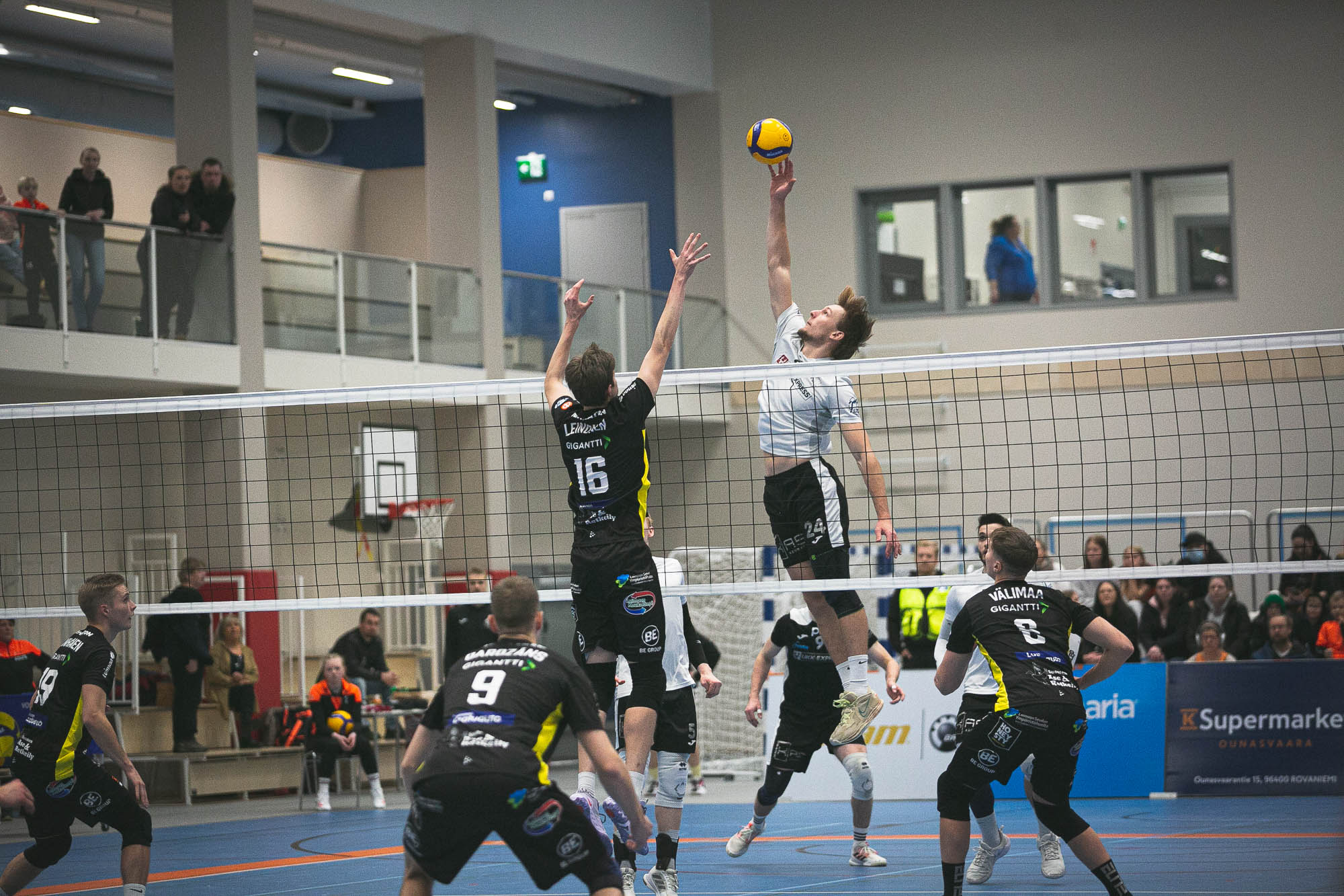 TUTO Volleylle makea voitto Kokkolassa, Hurmos kuittasi VaLePalle, Loimu palasi voittokantaan ja Hurrikaani venyi voittoon Iissä