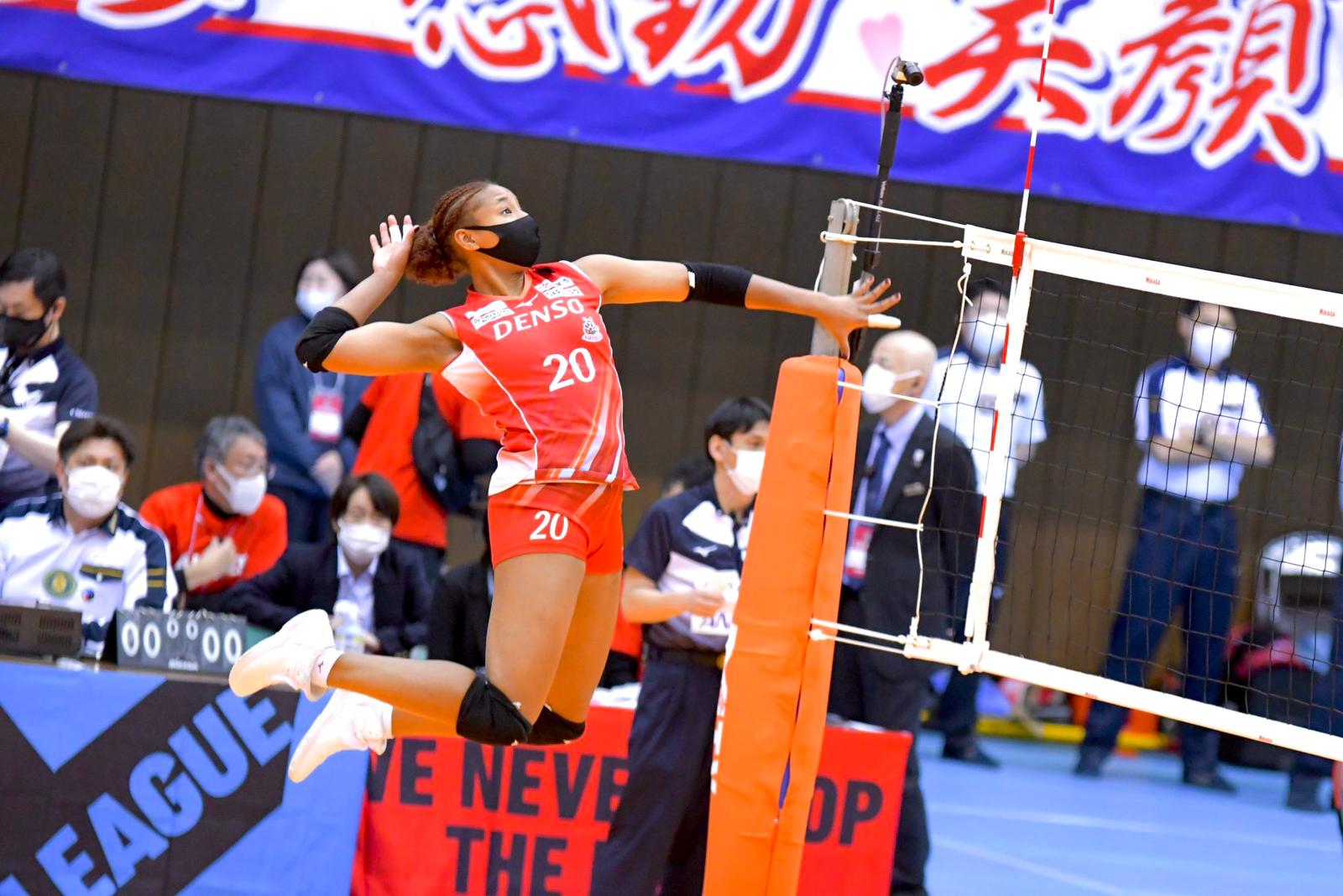 Japanilainen Reina Tokoku Puijon hakkuriksi