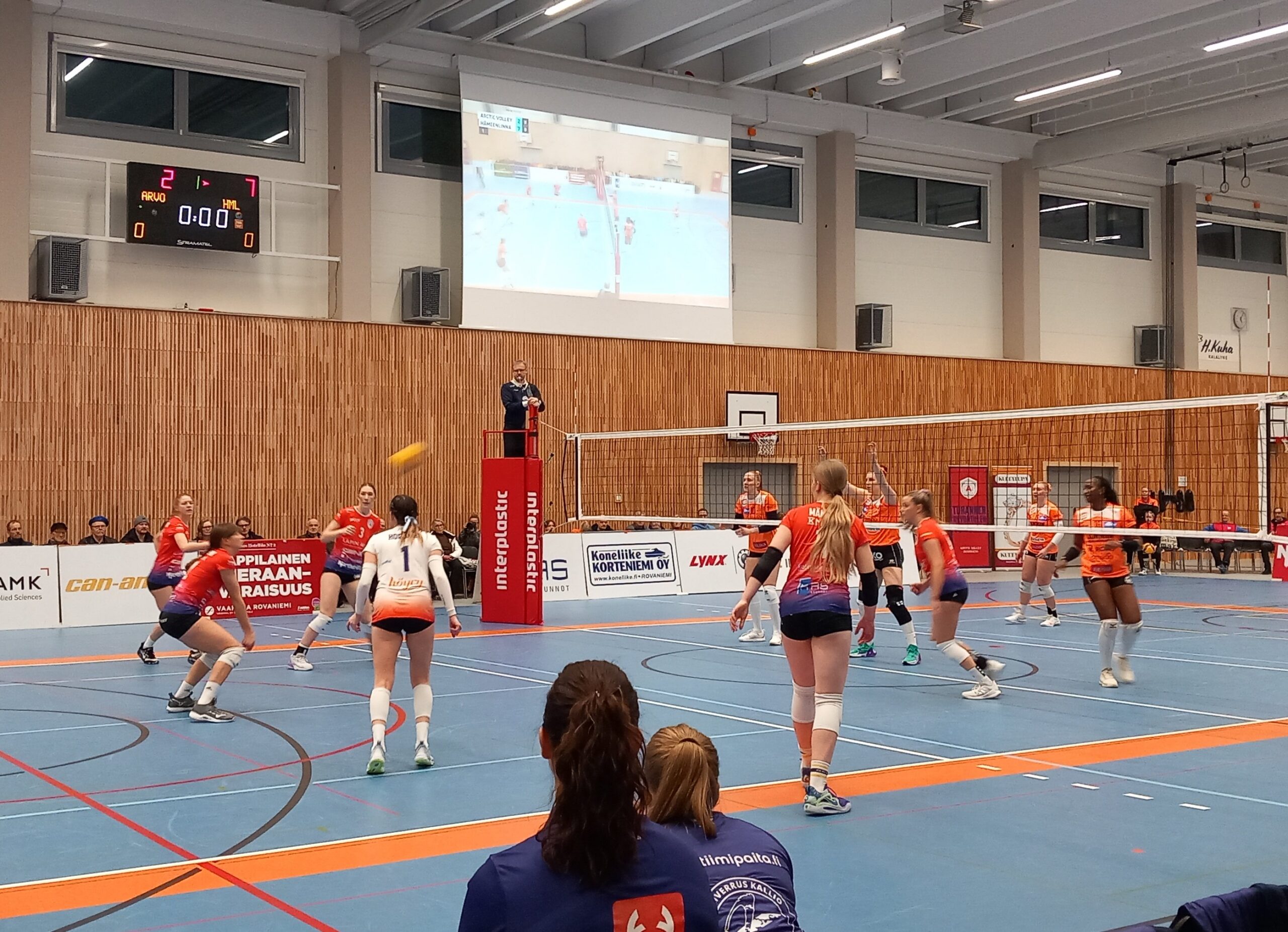 OrPo vei Pirkanmaan derbyn - Arctic Volley eriskummallisen ottelun Iissä