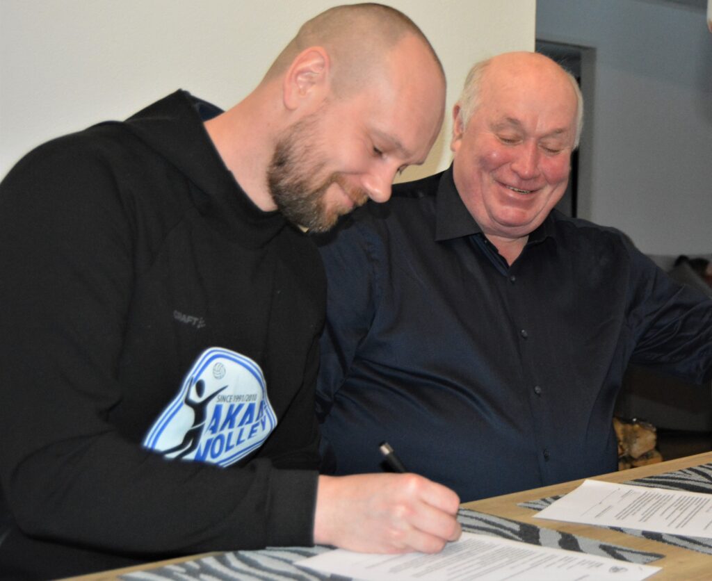 Akaa-Volley ja Olli Kunnari uusivat valmentajasopimuksen