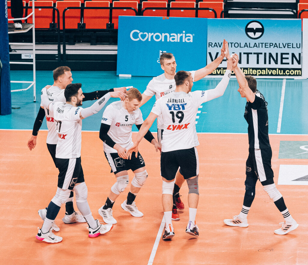 Perpo ja Akaa Volley pelasivat laadukkaan sekä viihdyttävän viisieräisen