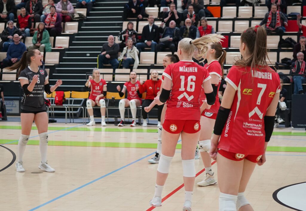 Kolmas kerta 3-1 voitto LP Viestille JymyVolleysta - Lindgrenille kauden ennätyspisteet